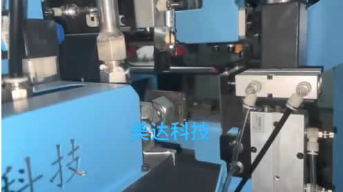 壓緊款中(zhōng)空玻璃自動打膠機